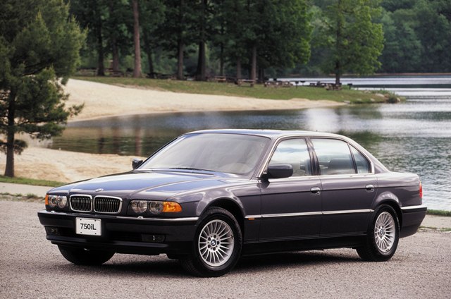 bmw 750. BMW 750iL (Tomorrow Never Dies