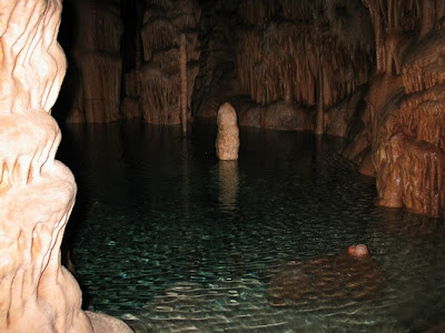 Beautiful Underground Lakes Around the world