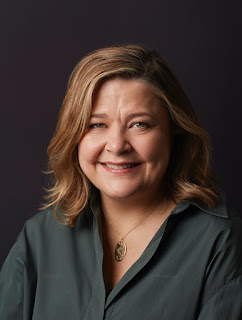Head and shoulders photo of author Harriet Tyce