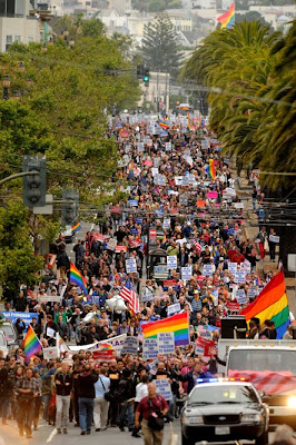 Un juez federal declara inconstitucional la prohibición de bodas gays en California