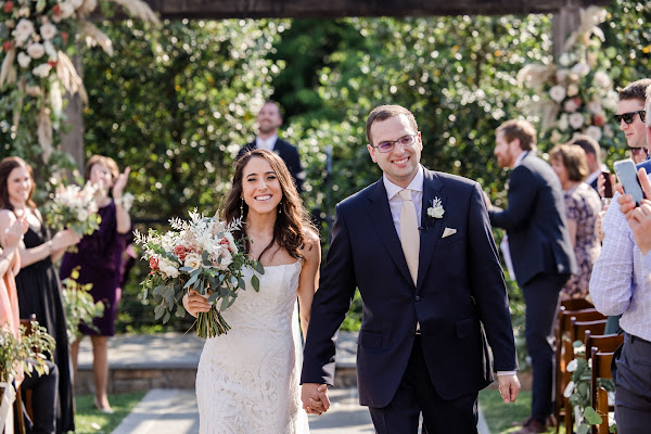 Fleetwood Farm Winery Wedding photographed by Heather Ryan Photography