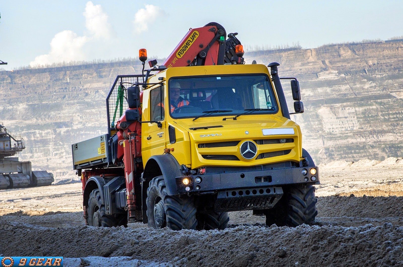 2016 Mercedes Benz Unimog 4x4 03