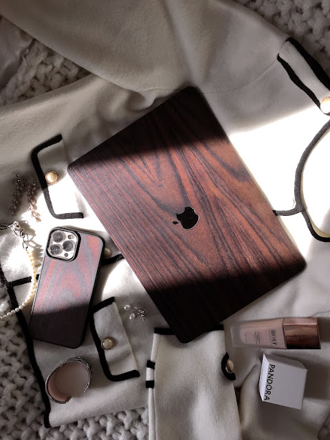 barqwood, barqwood etsy, real wood MacBook skin, real wood iPhone case, rosewood MacBook skin, real wood MacBook cover, best wooden case uk, lifestyle