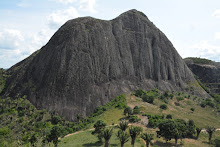 O que são inselbergs? "What are inselbergs?"