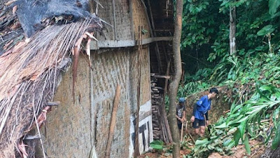 Rumah Hancur Terkena Longsor, Warga Baduy Berharap Bantuan Donasi