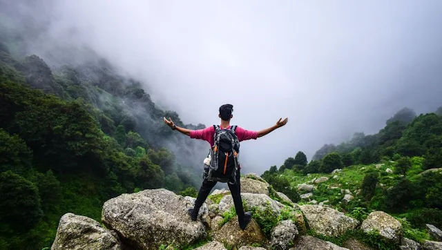 pemandangan dari atas gunung