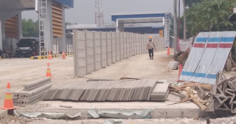 Tidak ada Sosialisasi Proyek Pelebaran Jalan  di Pintu  Tol  