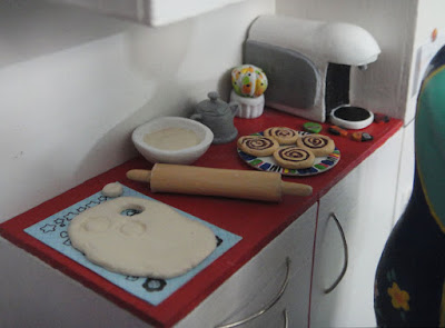 Maqueta personalizada mujer feminista en la cocina, regalo de cumpleaños original