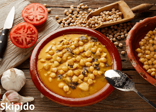 Soupe Marocaine aux Pois Chiches et Tomates