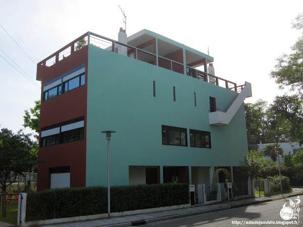 Pessac - Cité Frugès - Quartiers modernes Frugès  Maisons "zigzag", "quinconce", "jumelle", "gratte-ciel", "arcade", "isolée"  (une maison détruite en 1942)  Architectes: Le Corbusier, Pierre Jeanneret  Construction: 1924 - 1926