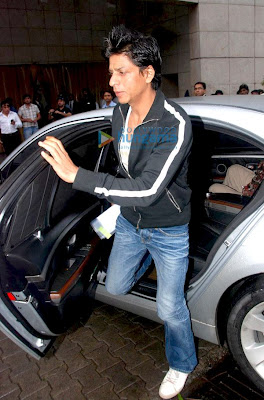 Shahrukh Khan spotted entering D-Decor private party