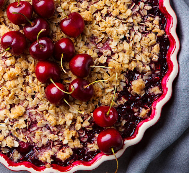 Old Fashioned Cherry Crisp