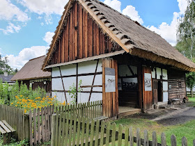 Polska z dzieckiem - podróże z dzieckiem - atrakcje dla dzieci na Opolszczyźnie - skansen w Bierkowicach - Muzeum Wsi Opolskiej - blog o podróżach z dzieckiem - muzeum dla dzieci