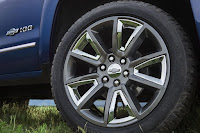 Chevrolet Silverado Centennial Edition Crew Cab (2018) Side Detail