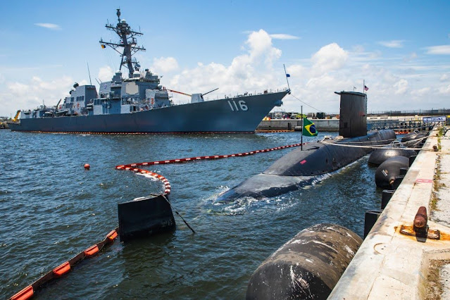 El-Submarino-Tikuna-(S34)-esta-en-Florida-para-realizar-el-COMPUTEX-con-la-USNavy