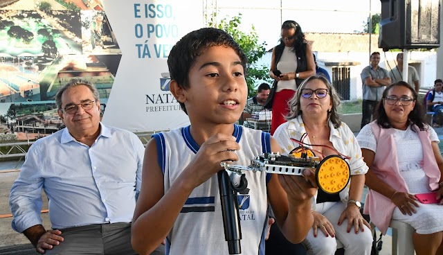 Prefeitura entrega kits de robótica para alunos da rede de Educação em Natal