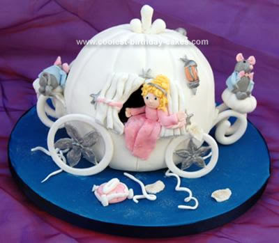 Small Wedding Cakes Cinderella Carriage Cake