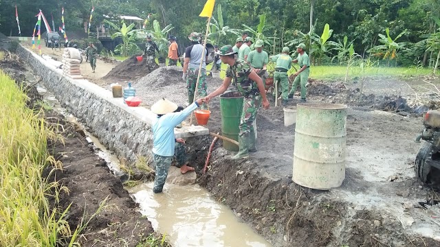 Babinsa Desa Celep Berperan Aktif Dalam TMMD Kodim Sukoharjo 