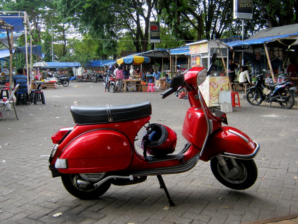 ANTIK KLASIK UNIK 1Vespa Dan VESPA