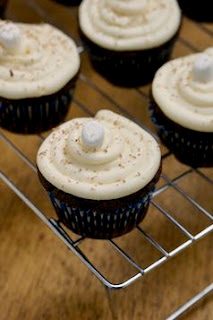 Hot Cocoa Cupcakes with Marshmallow Buttercream: Savory Sweet and Satisfying 