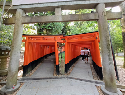 santuario fushimi inari en kioto