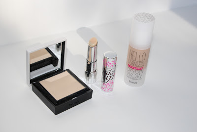 Benefit Flawless foundation powder and concealer