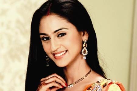 Krystle Dsouza HD Wallpapers Free Download