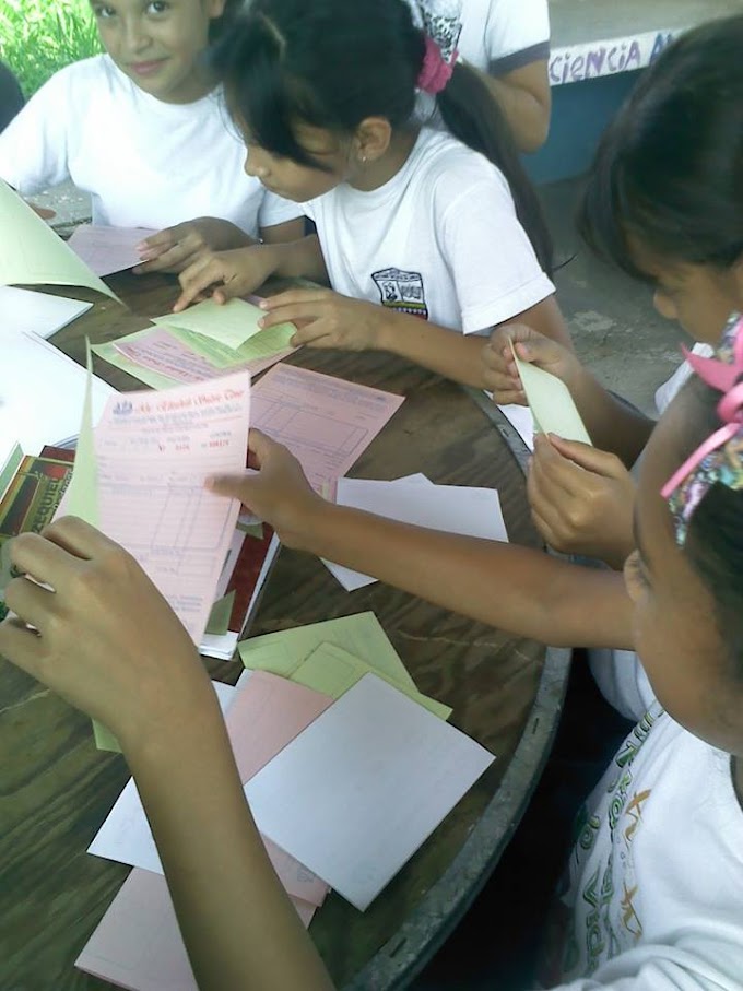 INTERCAMBIO DE SABERES SOBRE ELABORACIÓN DE CUADERNOS ARTESANALES