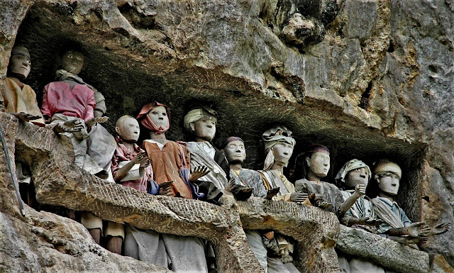 Сулавеси Лонда, фигуры в скале
