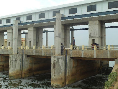 Air Minum Rakyat Indonesia Bangunan Reservoir  3 Fungsi 