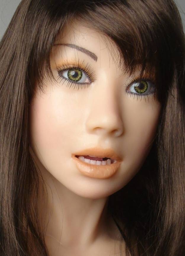 Quinn 1.0 Archive - RealDoll Canada