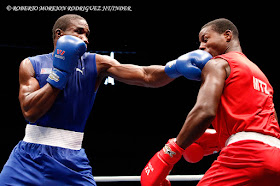 En fotografía de boxeo…tira antes del golpe! 