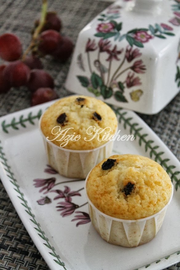 Muffin Vanilla Dengan Kismis - Azie Kitchen