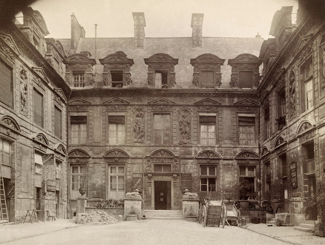 Hôtel de Sully, Paris