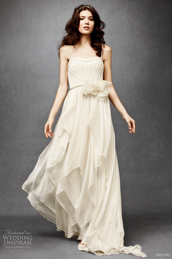 I love these short Audrey Hepburn inspired wedding dresses Simply classic