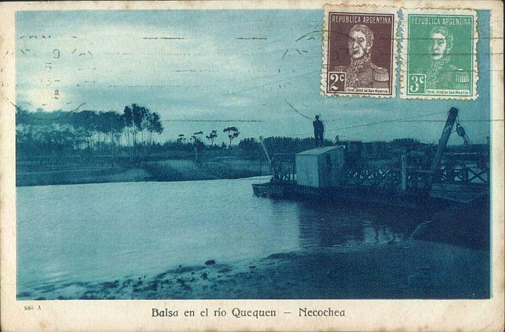 Postal de la balsa sobre el río Quequén