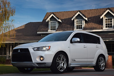 2010 Mitsubishi Outlander GT Car Wallpaper