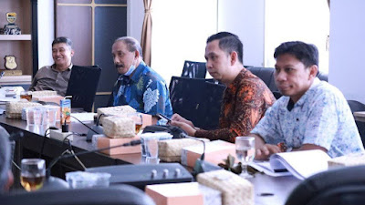 Bahas Raperda Pelayanan Pemakaman Umum, Pansus III DPRD Kota Bandung Gelar Raker Soal Data Makam Tumpang