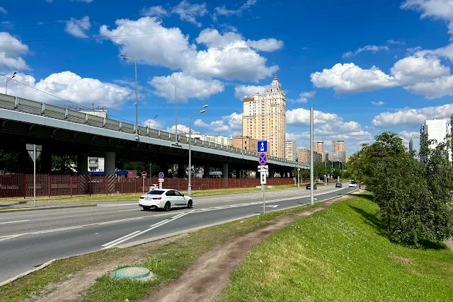 Можайское шоссе, эстакада, жилой комплекс «Редан»