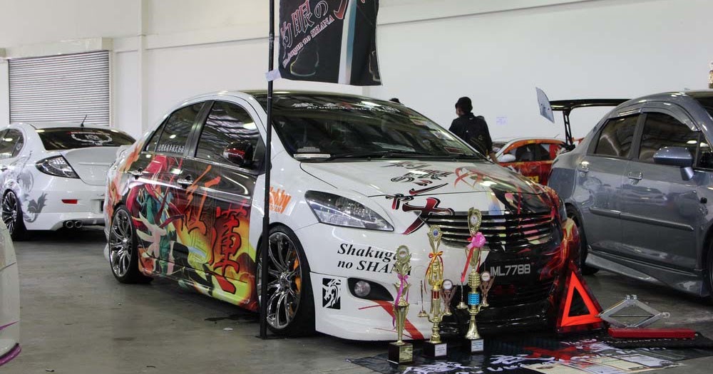 Autoshow Pic: The Itasha Vios