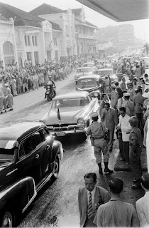 Penampakan Mobil Klasik Di Kongres Asia-Afrika Bandung 1955