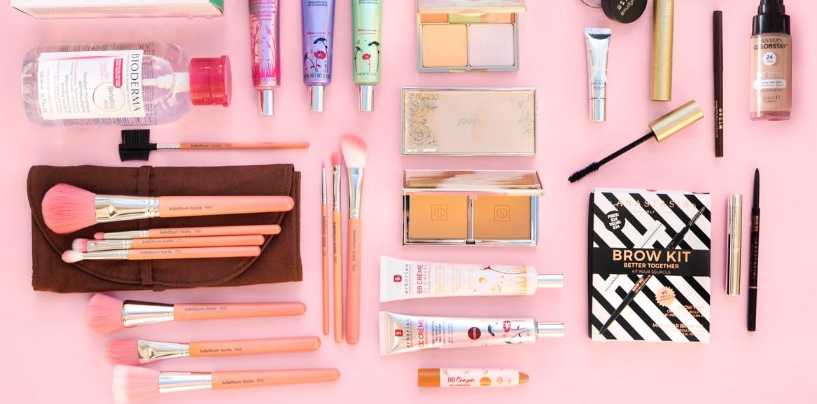 30 Cosmetic & Makeup Business Ideas You Can Start Today