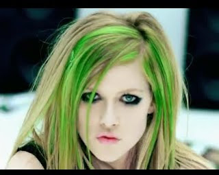 Avril Lavigne smile beautiful