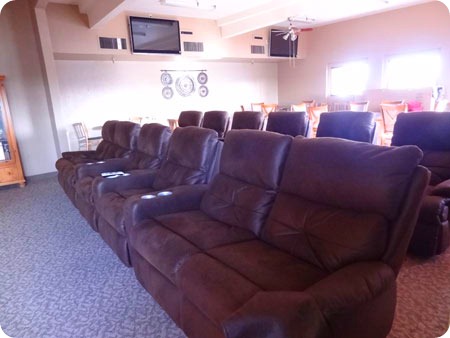 10-sports-room-seating