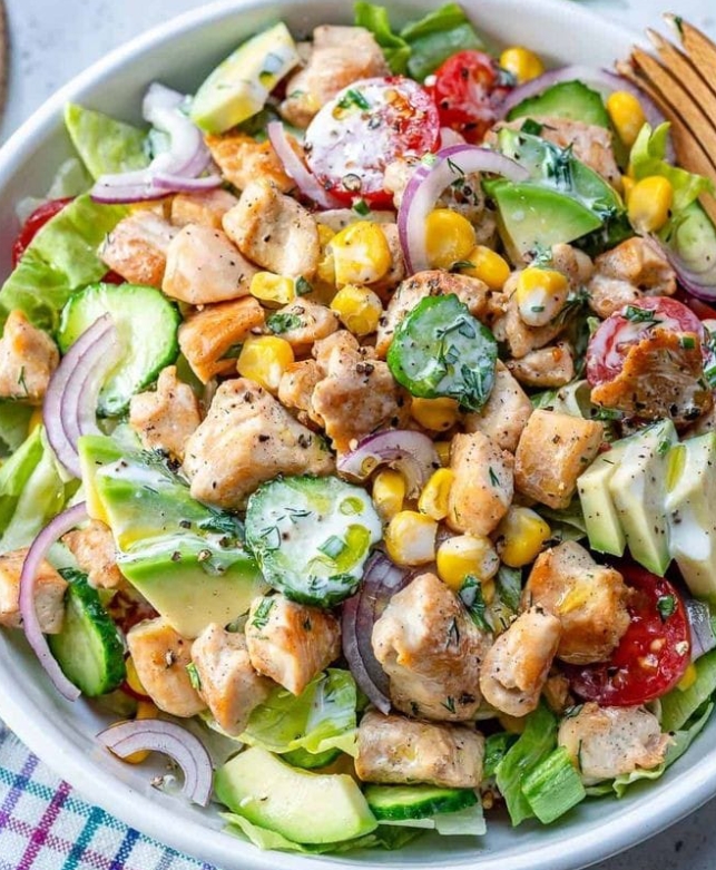 HEALTHY RANCH CHICKEN SALAD