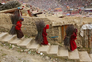 Monjes Larung Gar