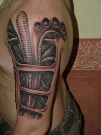 Upper arm and shoulder design