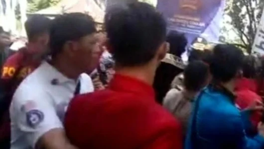 Insiden 4 Polisi Terbakar, Ibu Mahasiswa Pelempar Minyak Minta Maaf