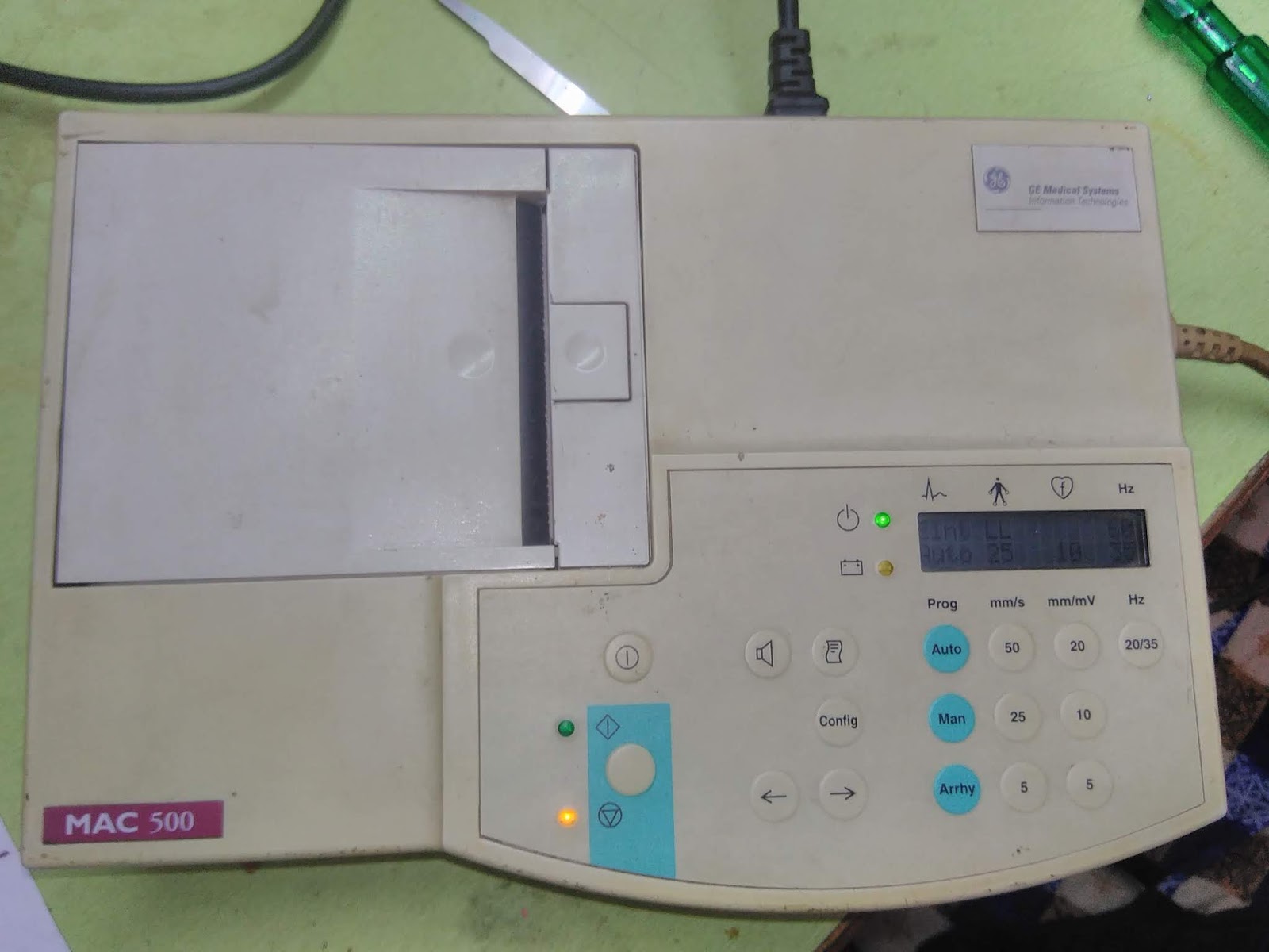 ECG MACHINE(GE-MAC500)