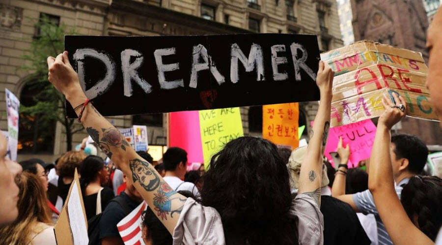 Judge in Texas rules Obama’s DACA program is Illegal so he blocks new
applicants